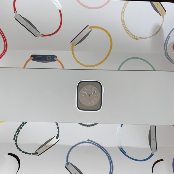 LIKE NEW Apple Watch Series 8 GPS 41mm Starlight Aluminum Case S/M - Picture 3 of 10